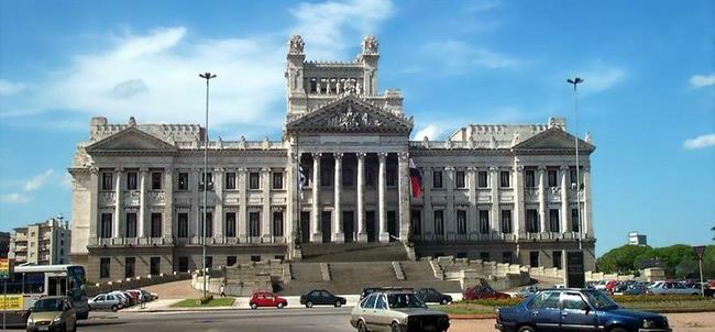 Palacio Legislativo (Uruguay) imgviajeauruguaycompalaciolegislativo1jpg