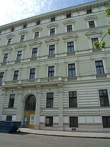 Palais Gutmann httpsuploadwikimediaorgwikipediacommonsthu