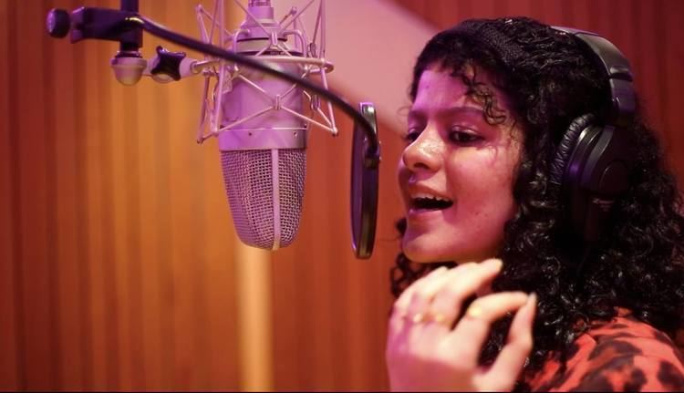 Palak Muchhal Singing in Marathi is outoftheworld experience Palak Muchhal