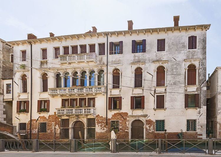 Palazzo Erizzo a San Martino, Venice httpsuploadwikimediaorgwikipediacommonsthu