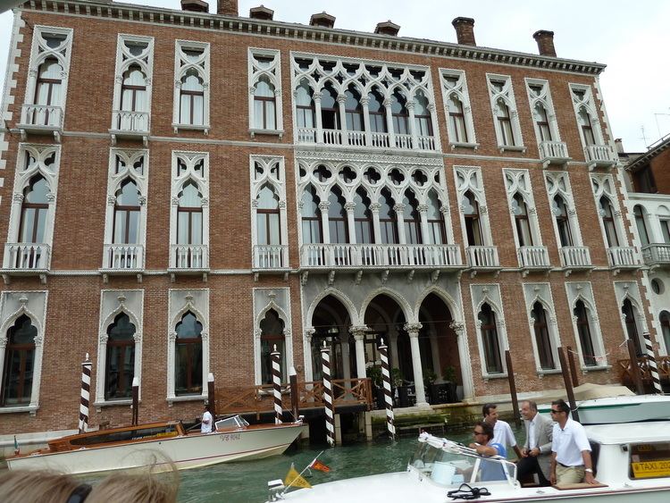 Palazzo Genovese, Venice httpsuploadwikimediaorgwikipediacommonsff