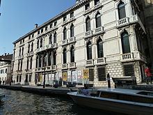 Palazzo Lezze, Venice httpsuploadwikimediaorgwikipediacommonsthu