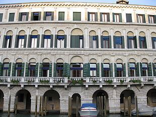 Palazzo Moro Lin httpsuploadwikimediaorgwikipediacommonsthu