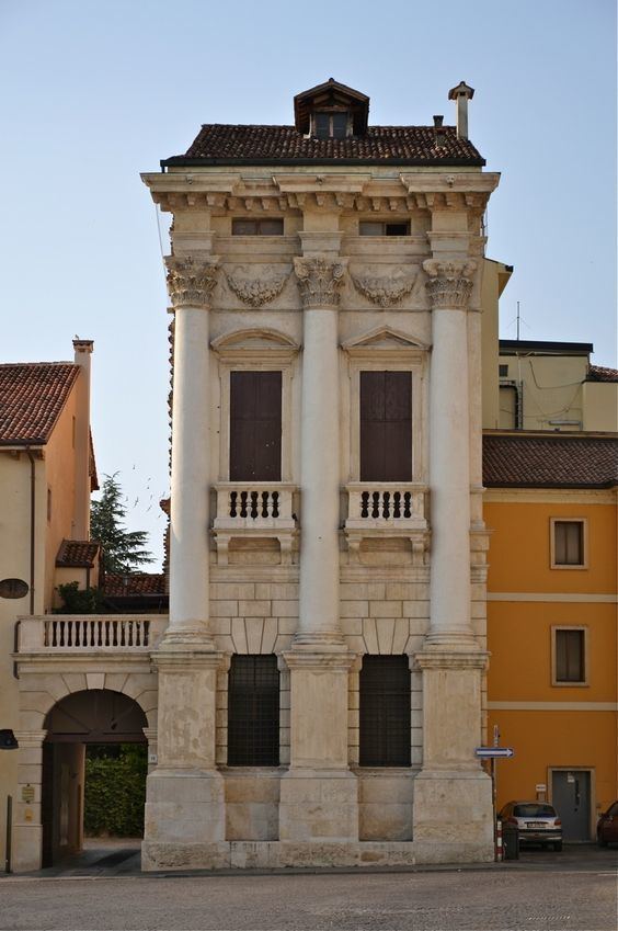 Palazzo Porto in Piazza Castello httpssmediacacheak0pinimgcom564x682942