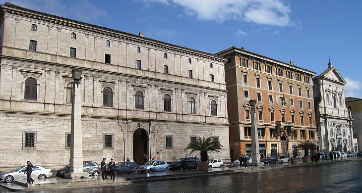 Palazzo Torlonia S Giacomo in Scossacavalli