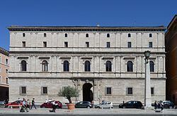 Palazzo Torlonia httpsuploadwikimediaorgwikipediacommonsthu