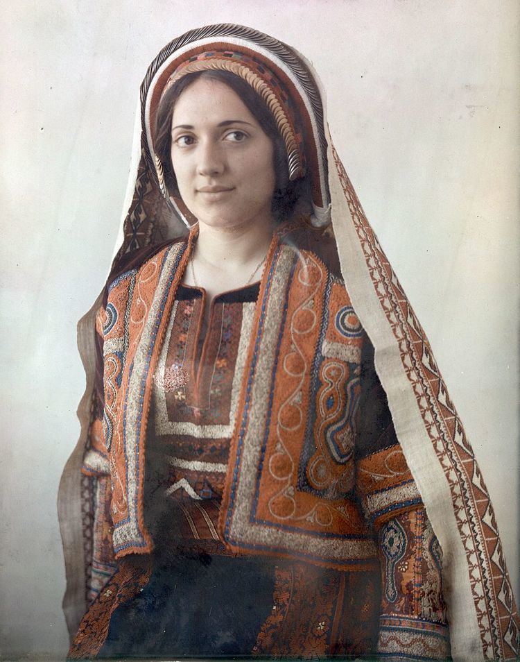 Palestinian costumes