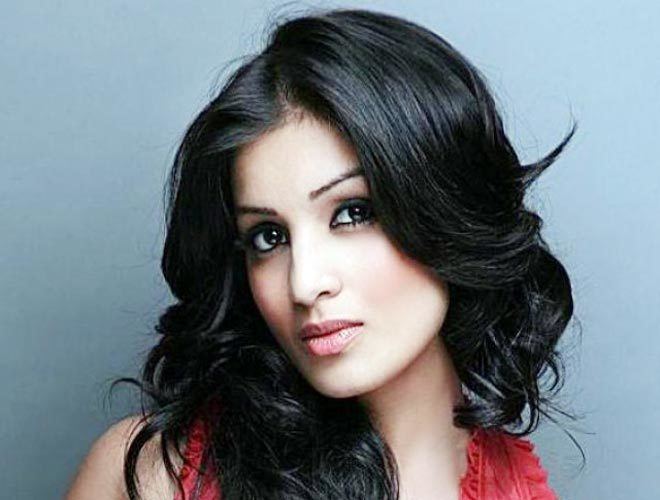 Pallavi Sharda Need to know Besharam39s Pallavi Sharda Home Right News