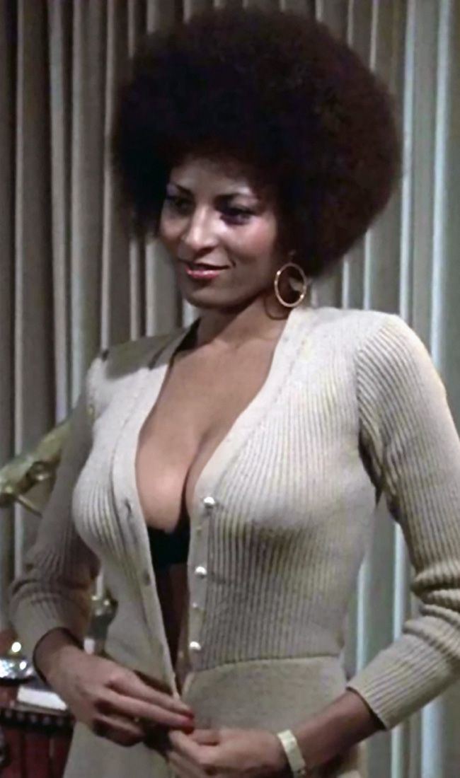 Pam Grier Pam Grier as Foxy Brown wants Halle Barry to be her on