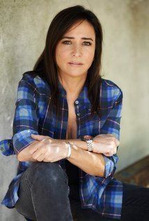 Pamela Adlon iamediaimdbcomimagesMMV5BMTc2OTgwOTI4N15BMl5