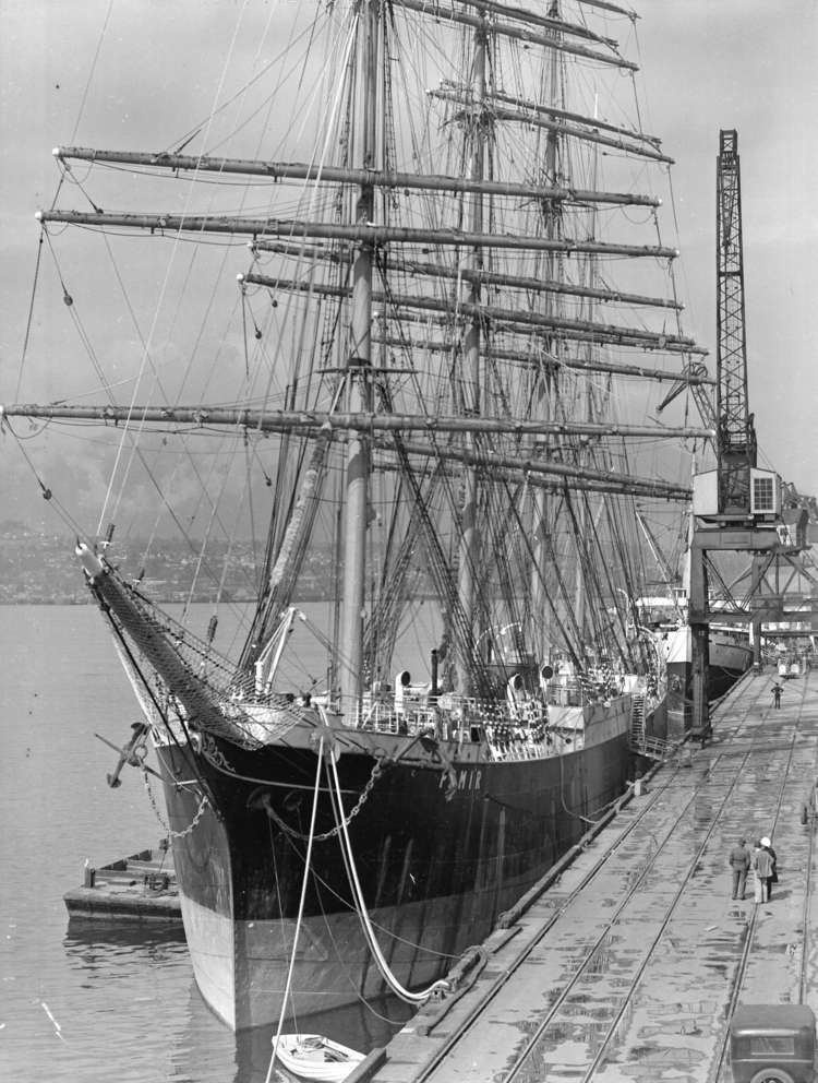 Pamir (ship) British sailing ship quotPamirquot at dock City of Vancouver Archives
