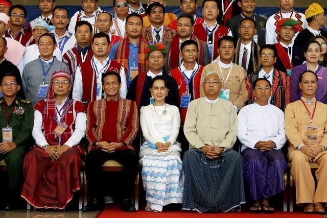 Panglong Conference Myanmar39s Suu Kyi kicks off peace conference with appeal for unity