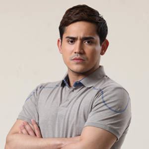 Paolo Contis Paolo Contis denies partner Lian Paz is pregnant with