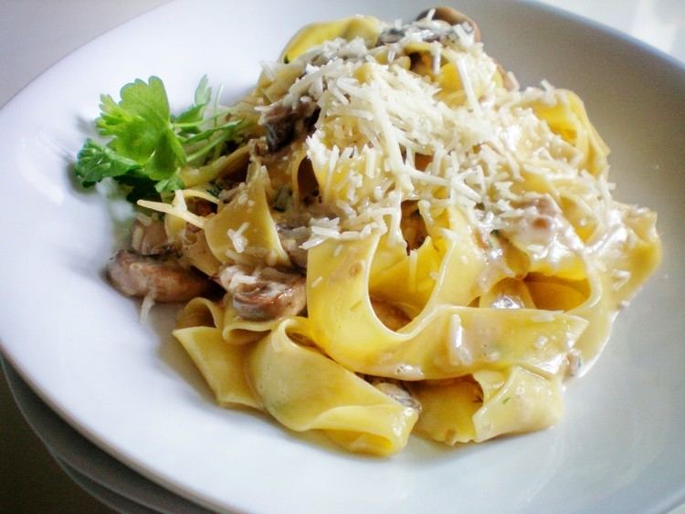 Pappardelle Pappardelle with Mushroom Ham amp Cream Sauce Gratinee