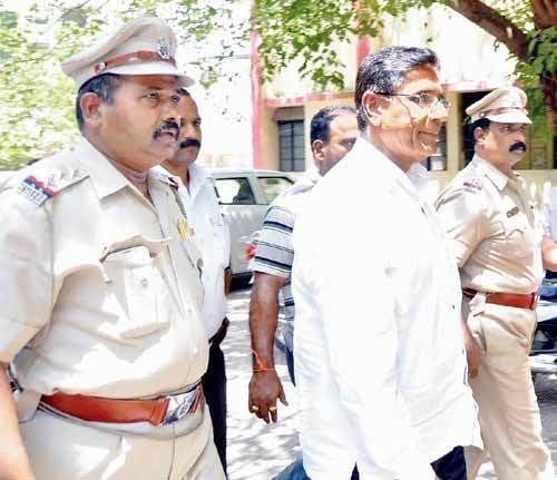 Pappu Kalani Pappu Kalani held for assaulting UMC officials released