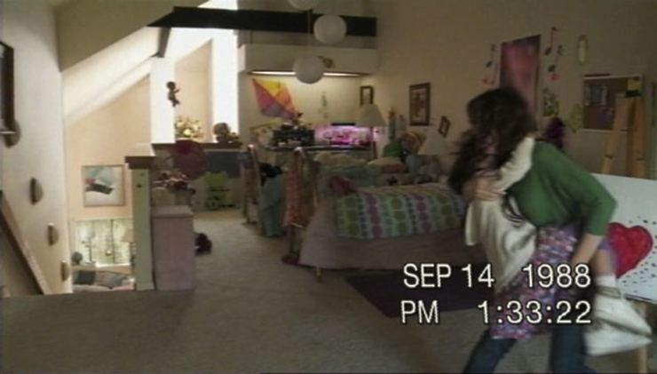 Paranormal Activity 3 movie scenes This clearly must be in the film BZZZT WRONG 