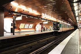 Paris Métro Line 11 httpsuploadwikimediaorgwikipediacommonsthu