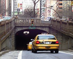 Park Avenue Tunnel (roadway) httpsuploadwikimediaorgwikipediacommonsthu
