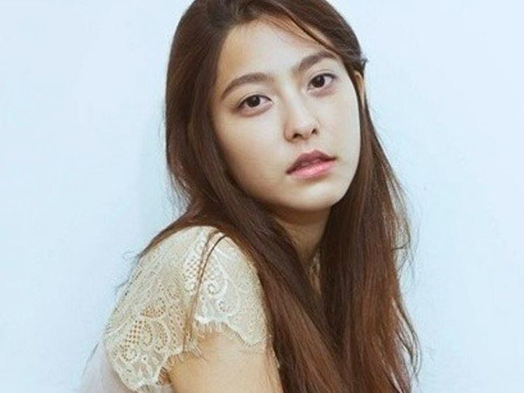 Park Se-young Park Se Young Signs with New Agency After Resolving