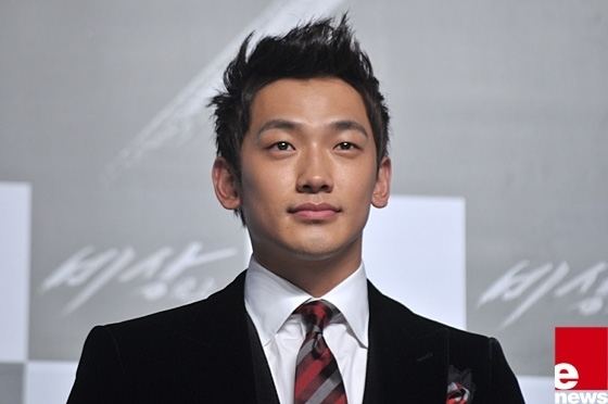 Park Sung-kwang KPOP NEWS Comedian Park Sung Kwang Makes Directorial Debut in