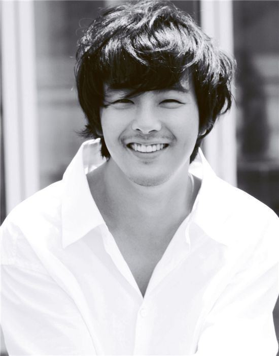 Park Yong-ha Park Yong Ha Great actor singer and philanthropist