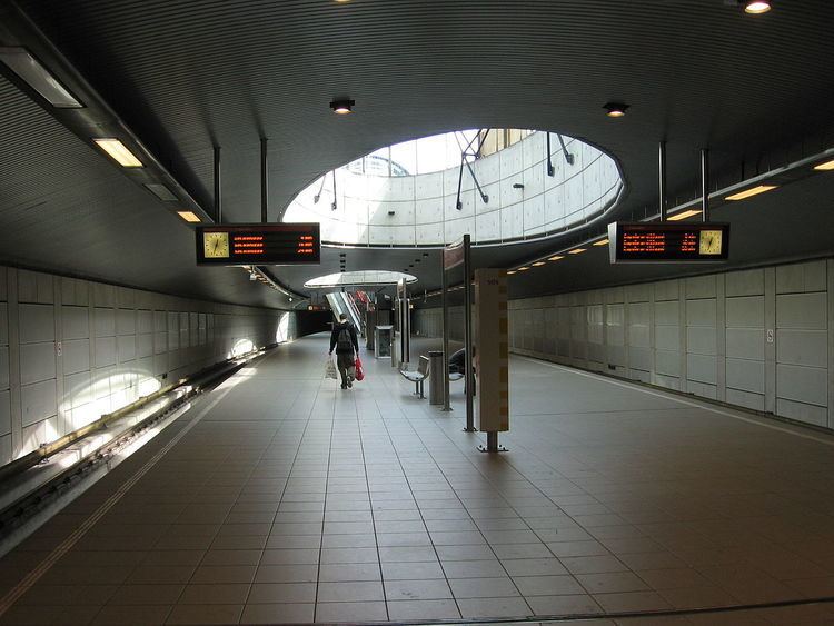 Parkweg metro station
