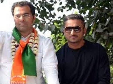 Parvesh Verma Yoyo Honey Singh campaigns for BJP39s pravesh verma YouTube