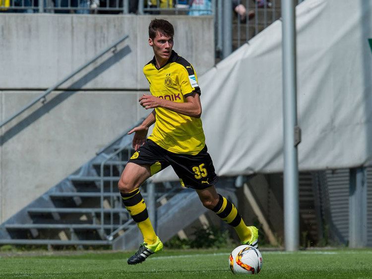 Pascal Stenzel Youngster Stenzel beeindruckt Tuchel Bundesliga