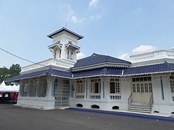 Pasir Pelangi Royal Mosque httpsuploadwikimediaorgwikipediacommonsthu