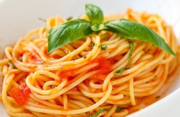 Pasta al pomodoro Spaghetti al filetto di pomodoro La ricetta di Buonissimo