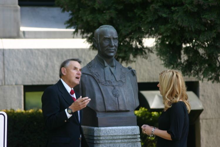 Pat McGeer The Ireland Canada Monument 5 Dr Patrick L McGeer PhD MD