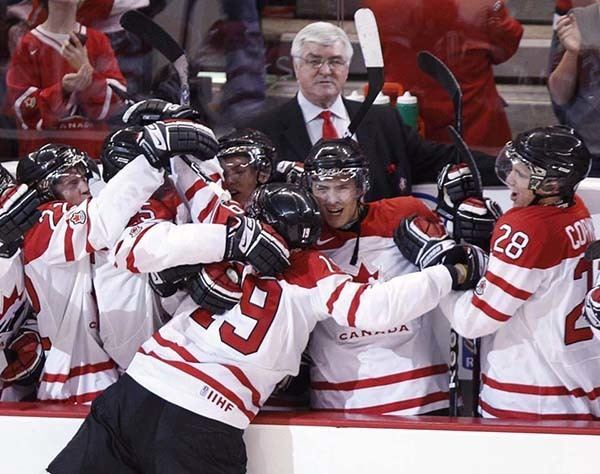 Pat Quinn (ice hockey) Pat Quinn passes away after lengthy battle with illness Globalnewsca