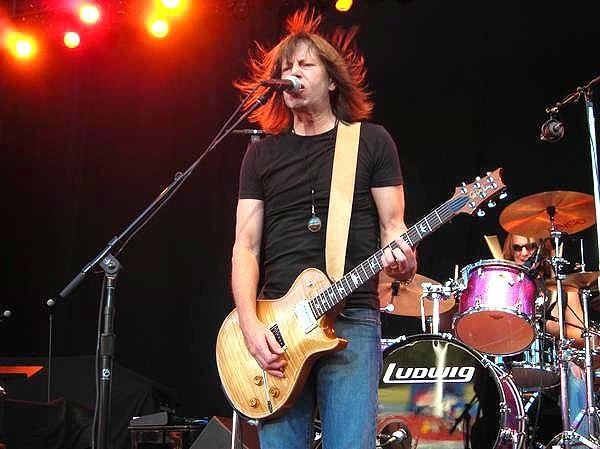 Pat Travers THE PAT TRAVERS BAND POINTS NORTH THE VON HOWLERS