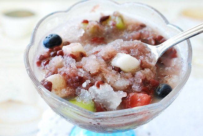 Patbingsu Patbingsu Shaved ice with Sweet Red Beans Korean Bapsang