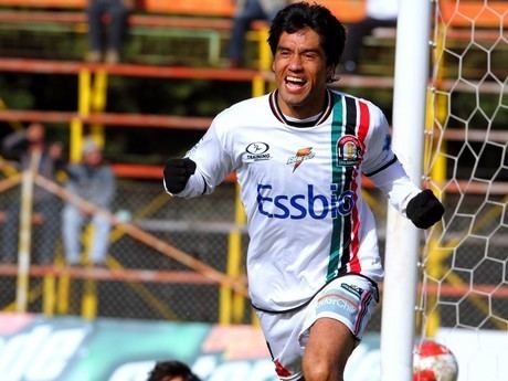 Patricio Morales Patricio Morales espera ampliar su historia como goleador en Lota