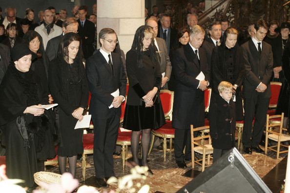 Families of Patrick d'Udekem d'Acoz wearing all black at his own funeral at Saint Pierre Church.