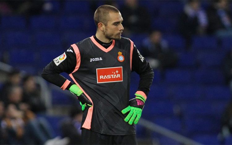 Pau López Espanyol goalkeeper Pau Lopez set to join Tottenham on loan