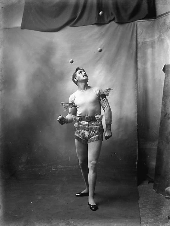 Paul Cinquevalli Paul Cinquevalli in 1908 Photo by James McAllister El
