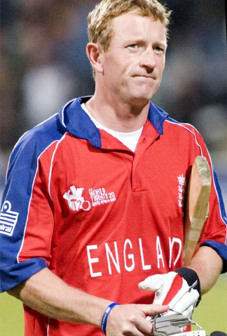 Paul Collingwood (Cricketer) playing cricket
