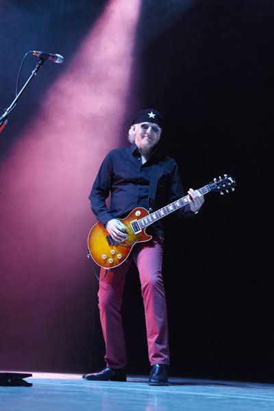 Paul Dean (guitarist) Loverboy Paul Dean