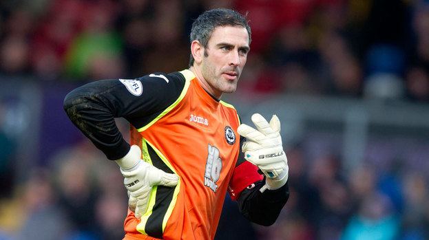 Paul Gallacher Paul Gallacher signs new contract to stay with Partick