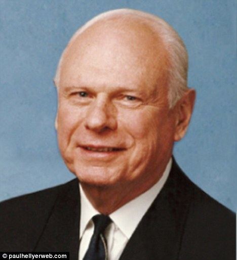 Paul Hellyer I believe in UFOs and I39ve seen them39 says exdefence