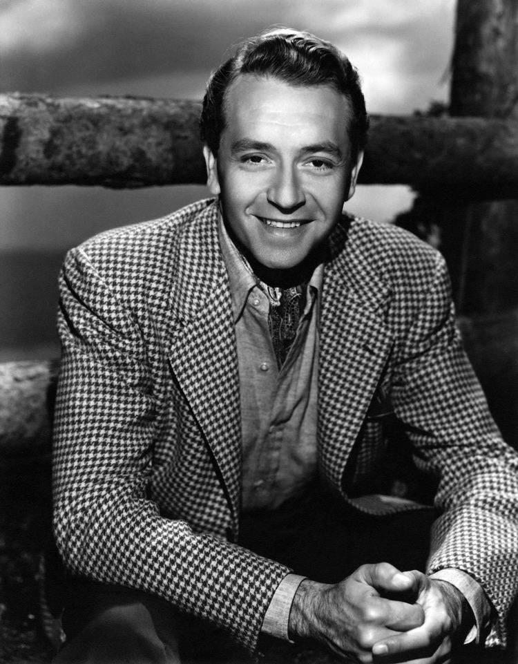 Paul Henreid Paul HenreidAnnex