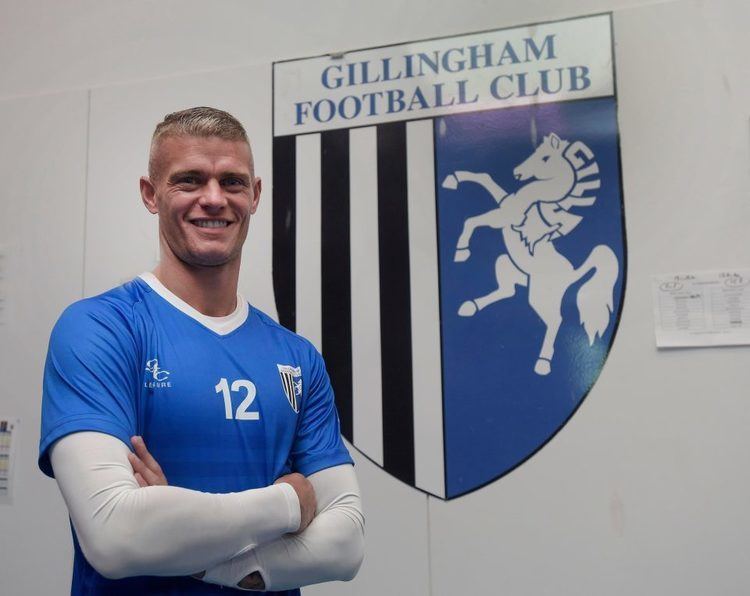 Paul Konchesky ExEngland and Liverpool defender Paul Konchesky set to sign for non