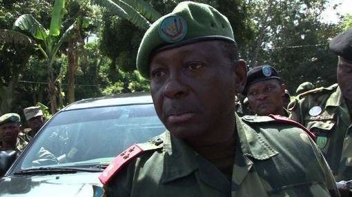Paul Sadala Stafchef Congolese landmacht belooft militieleider Paul Sadala op te