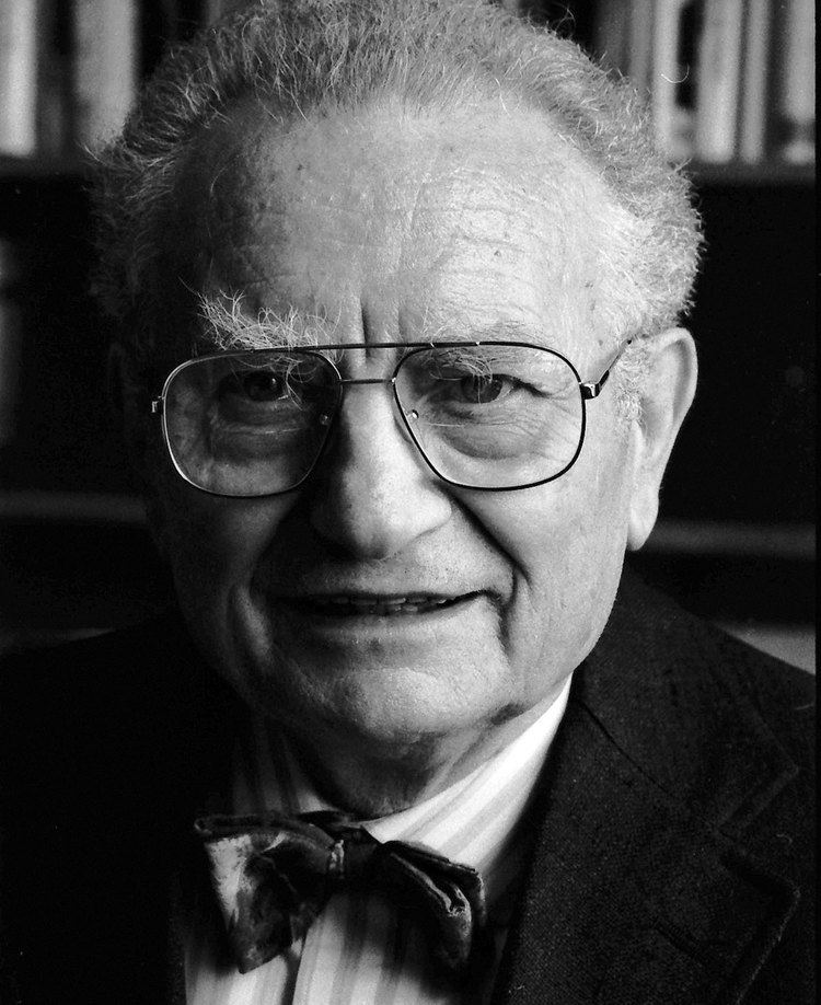 Paul Samuelson Nobelwinning economist Paul A Samuelson dies at age 94