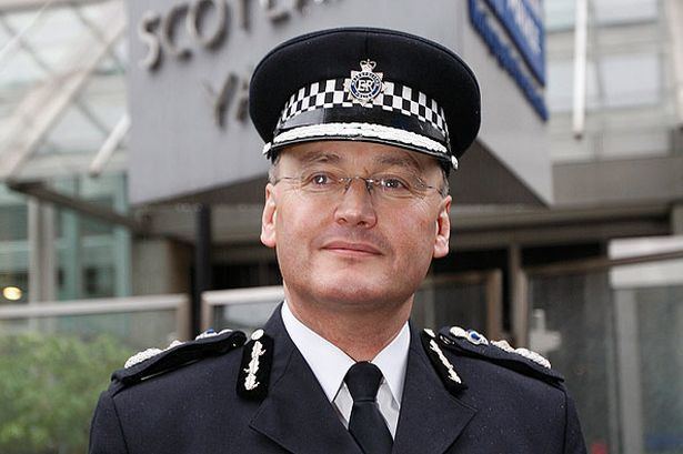Paul Stephenson (police officer) Sir Paul Stephenson knifes David Cameron as he quits over
