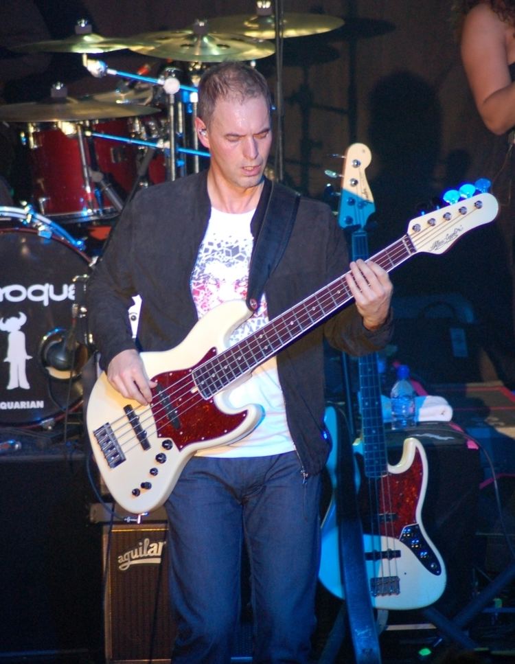 Paul Turner (bassist) Paul Turner Bassjpg
