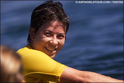 Pauline Menczer surfersvillagecom Pauline Menczer wins 02 ASP World Qualifying