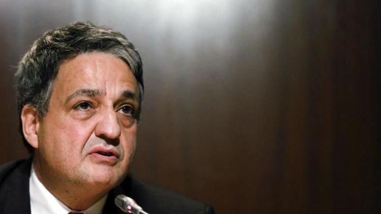 Paulo Macedo Paulo Macedo pondera processar expresidente do INEM por difamao